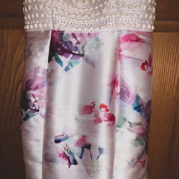 Strapless Prom/Formal Dress - Picture 5 of 8